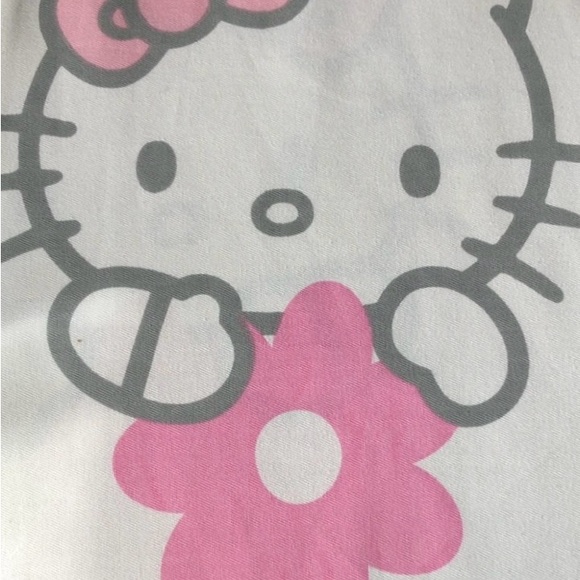 Hello Kitty Shower Curtain - Picture 4 of 4